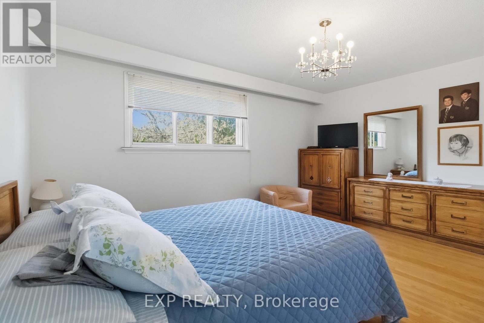 152 HILDA AVENUE - 32