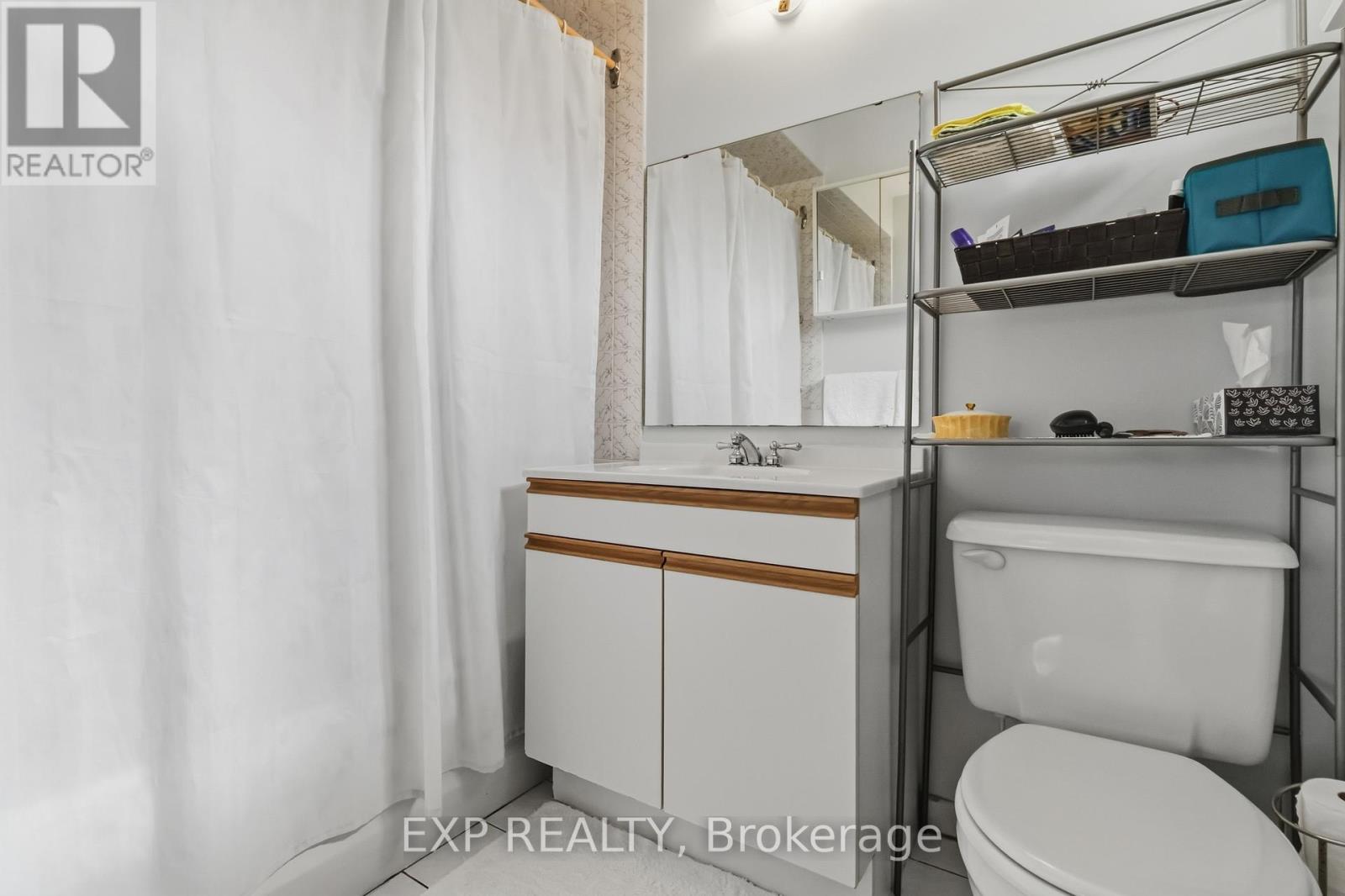 152 HILDA AVENUE - Image 34
