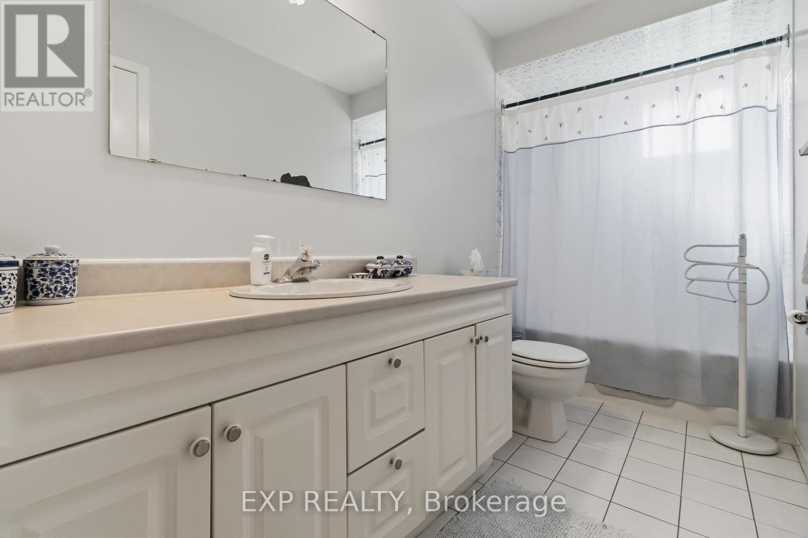 152 HILDA AVENUE - Image 33