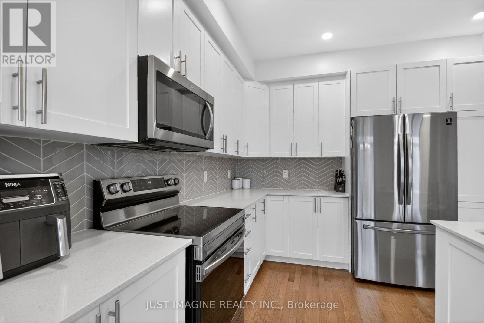 311 IBANEZ WALK - Image 20