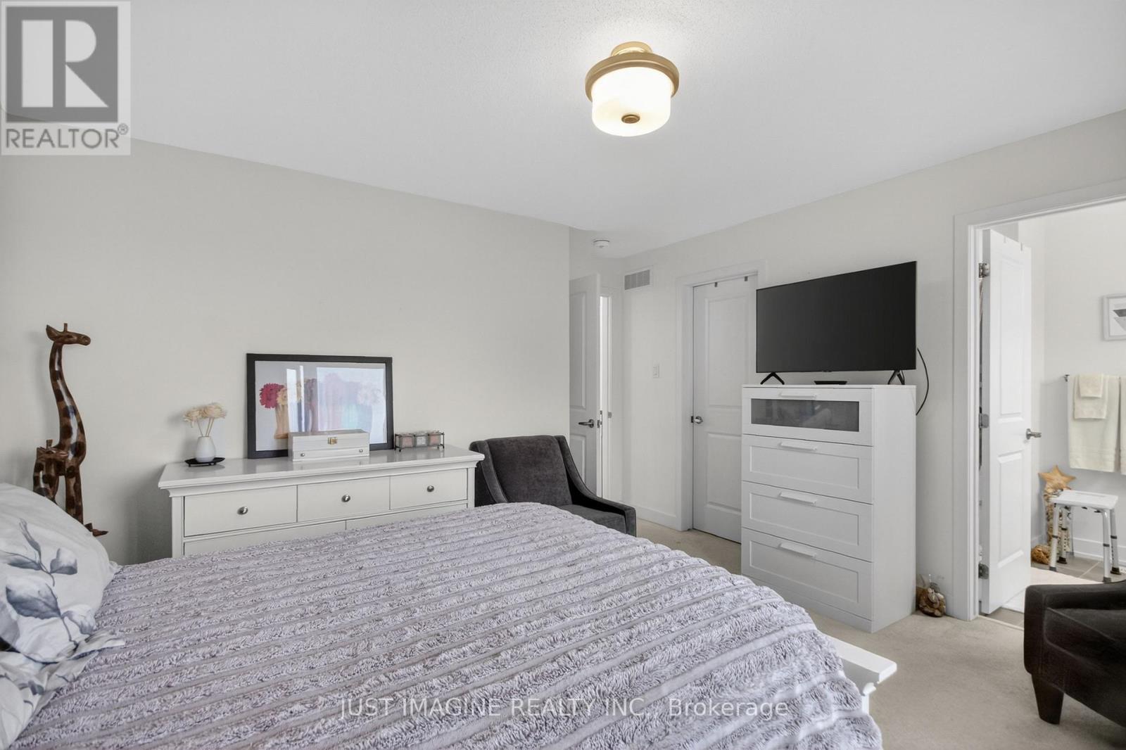 311 IBANEZ WALK - Image 27