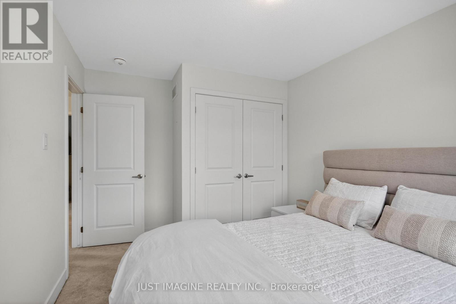 311 IBANEZ WALK - Image 35