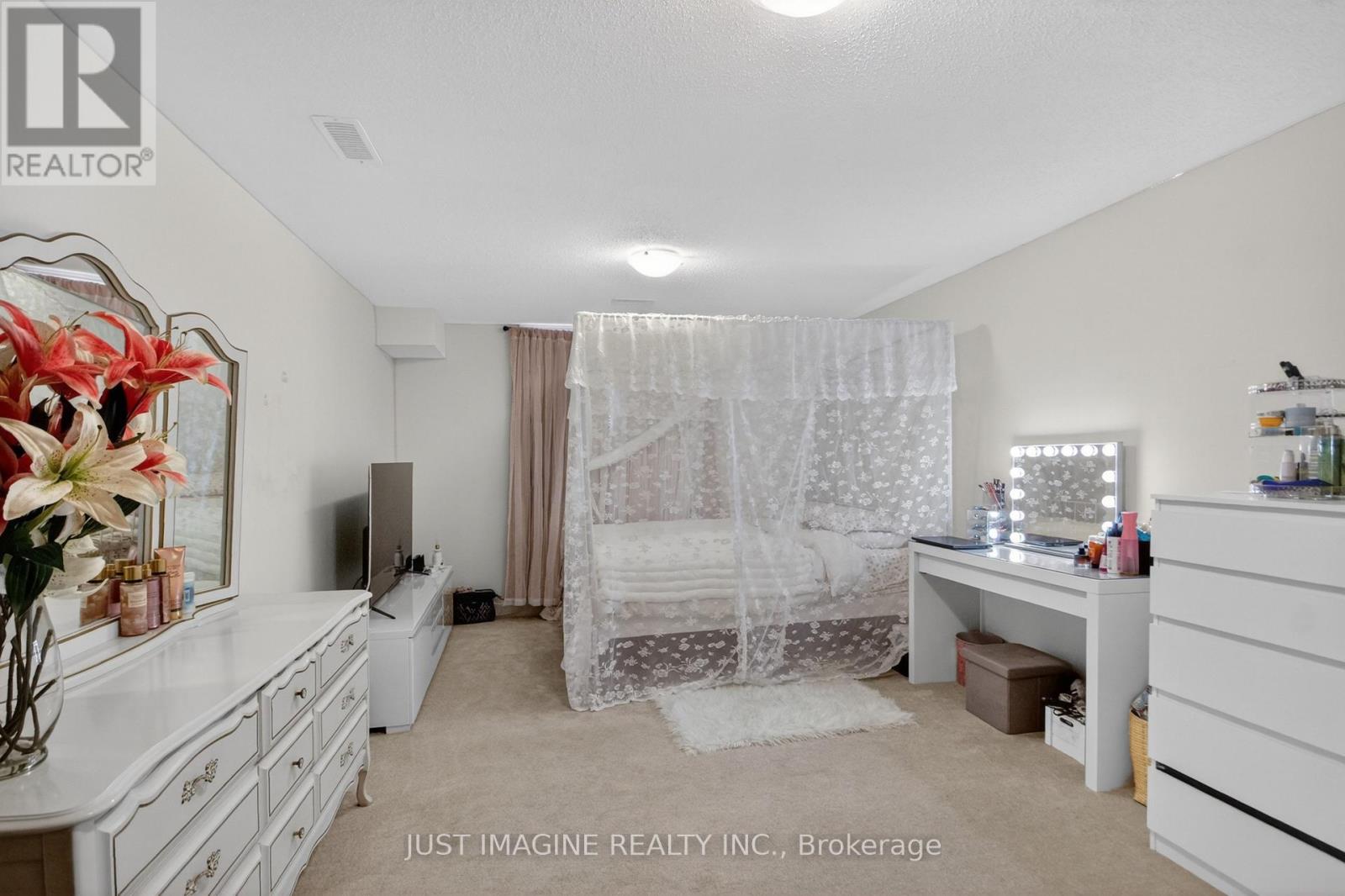 311 IBANEZ WALK - Image 40