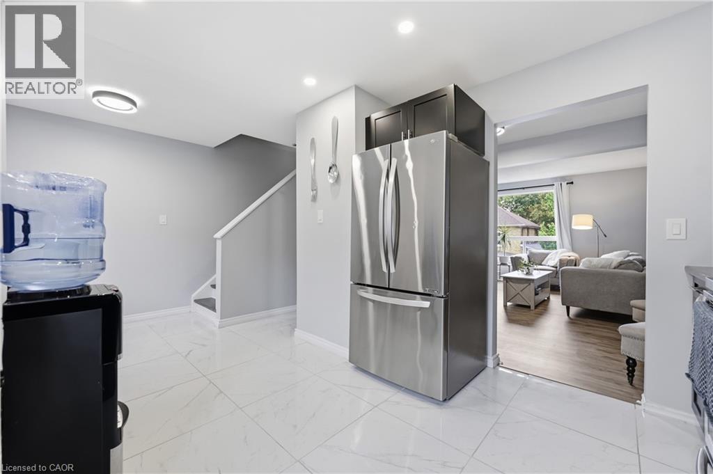 #D 22 BOND Street - 16