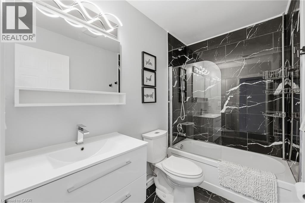 #D 22 BOND Street - Image 22