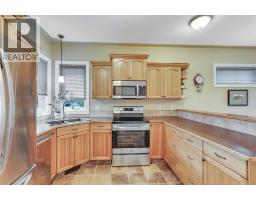 Living room - 46 Mackenzie Crescent, Lacombe, AB T4L0B2 Photo 14