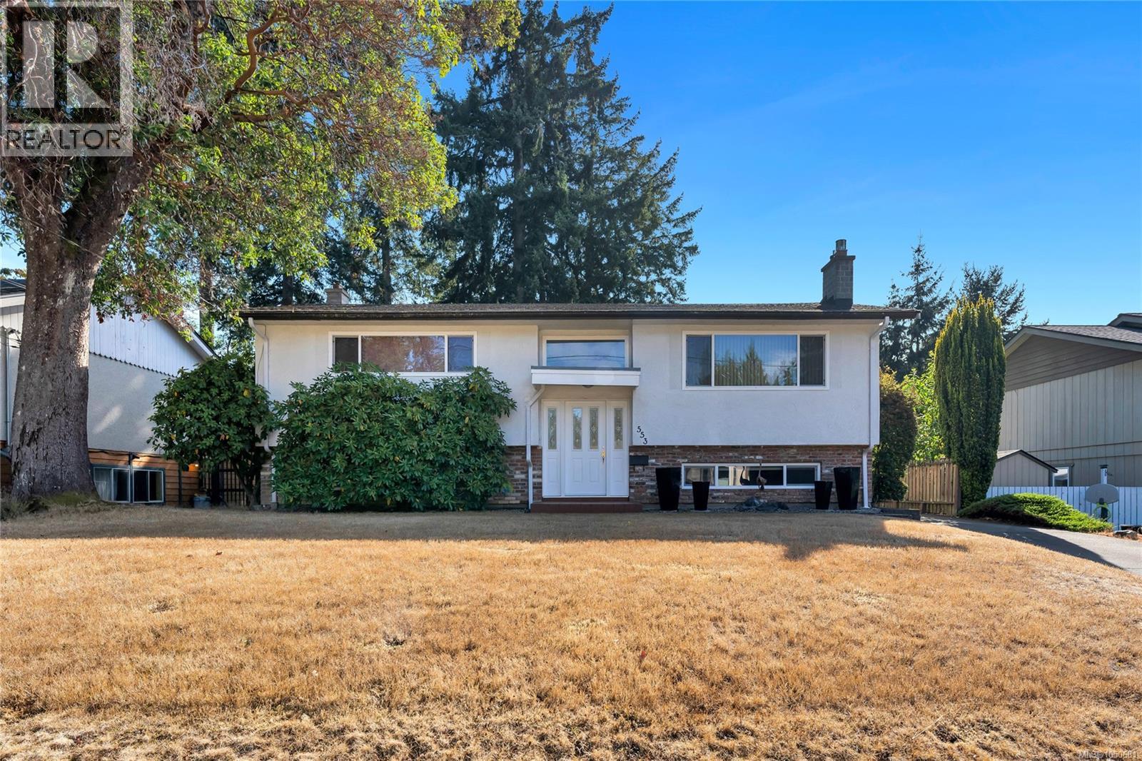 553 Acland Ave