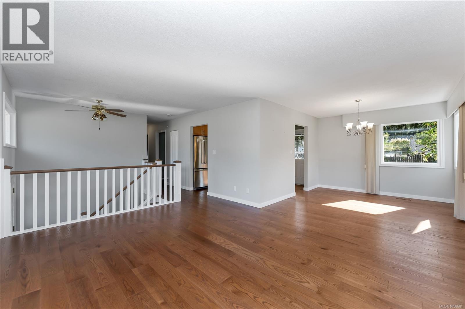 553 Acland Avenue, Colwood, British Columbia, V9C2N5, Colwood, British Columbia — photo 5 of 5