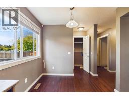 Bedroom - 17 Deermeade Road Se, Calgary, AB T2J5Z4 Photo 10
