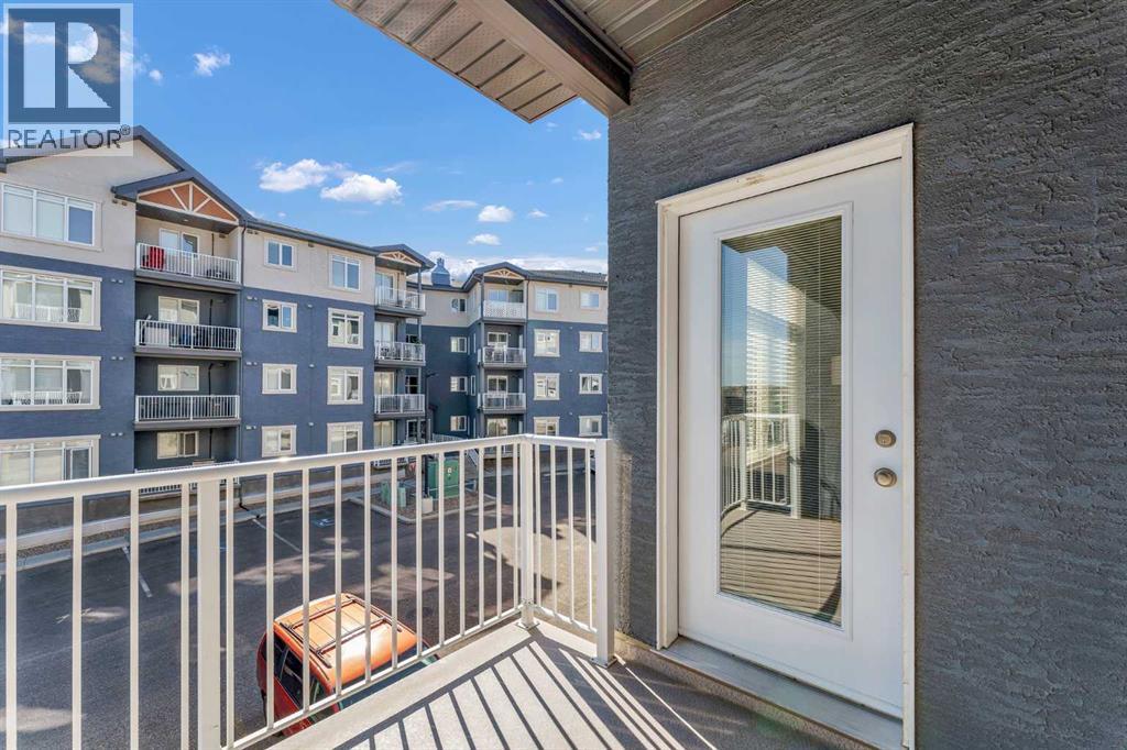 #305 19 Terrace View NE - 30