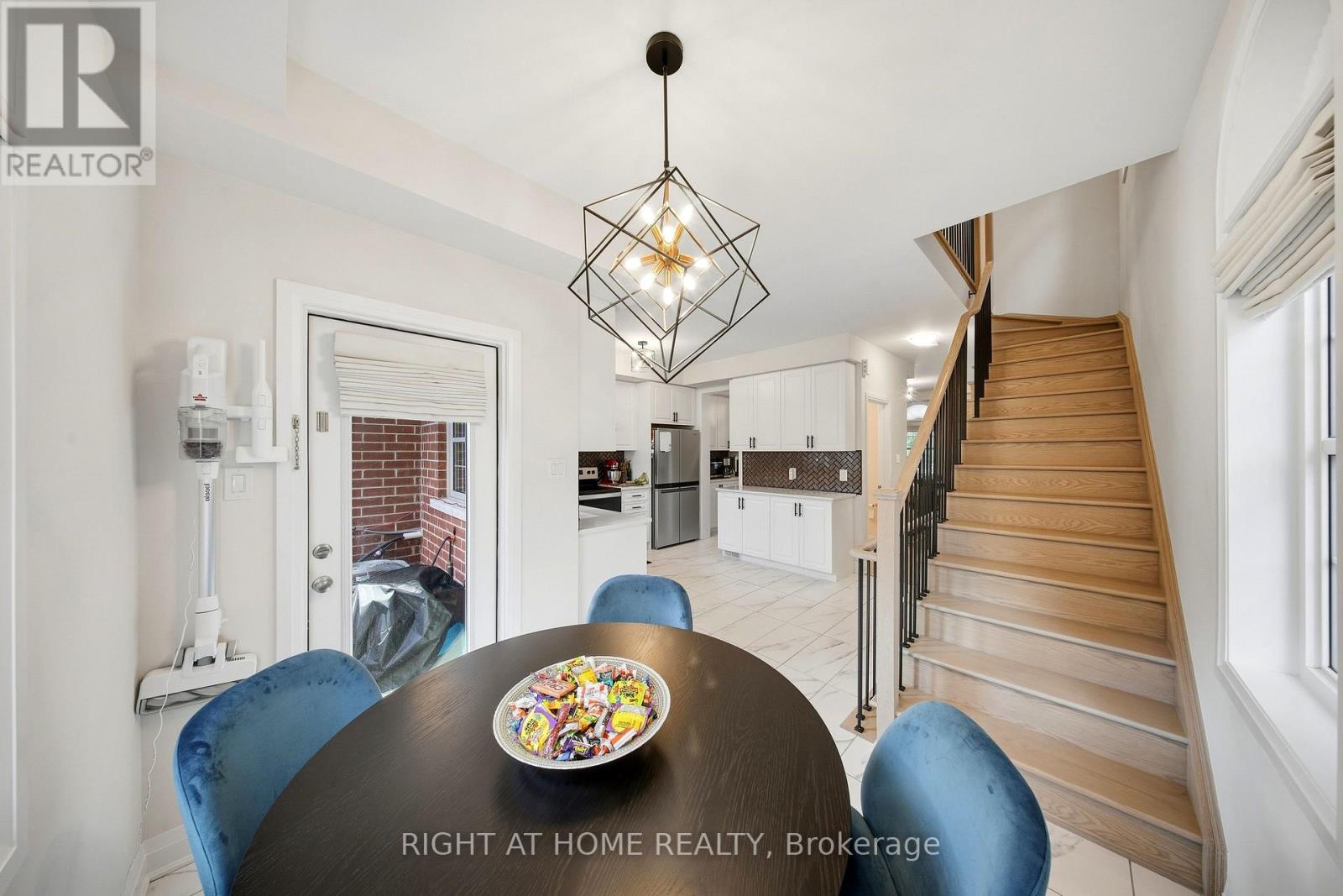9809 KEELE STREET - Image 26