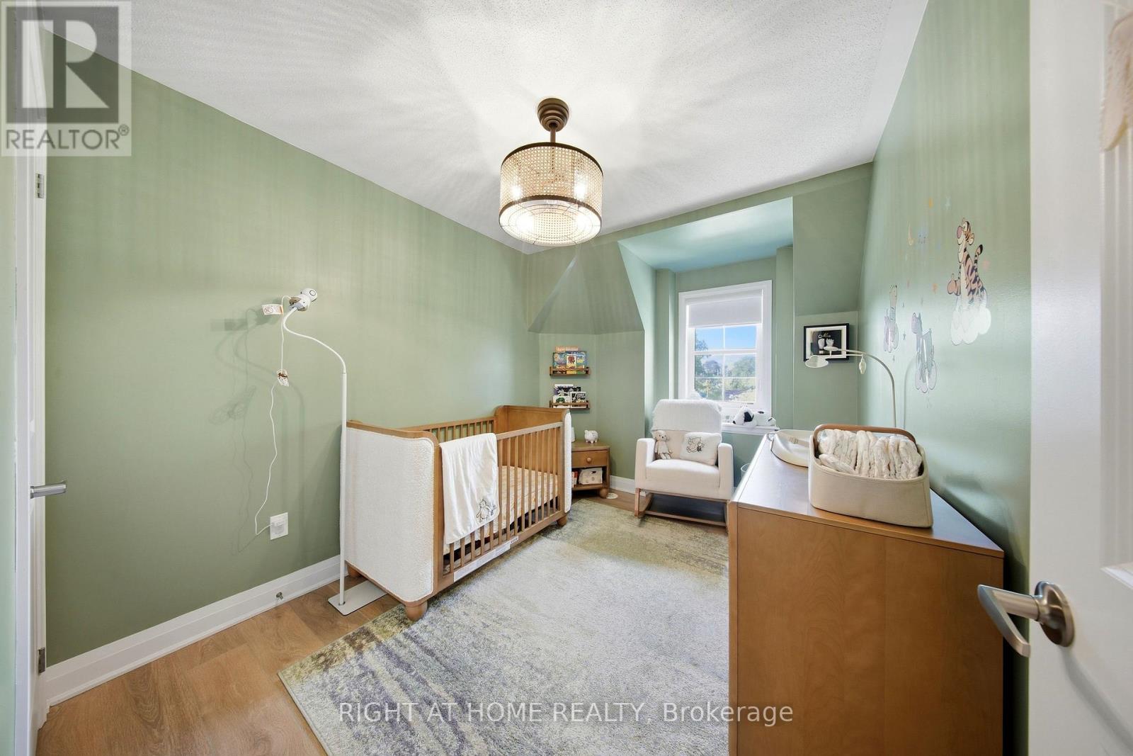 9809 KEELE STREET - 32