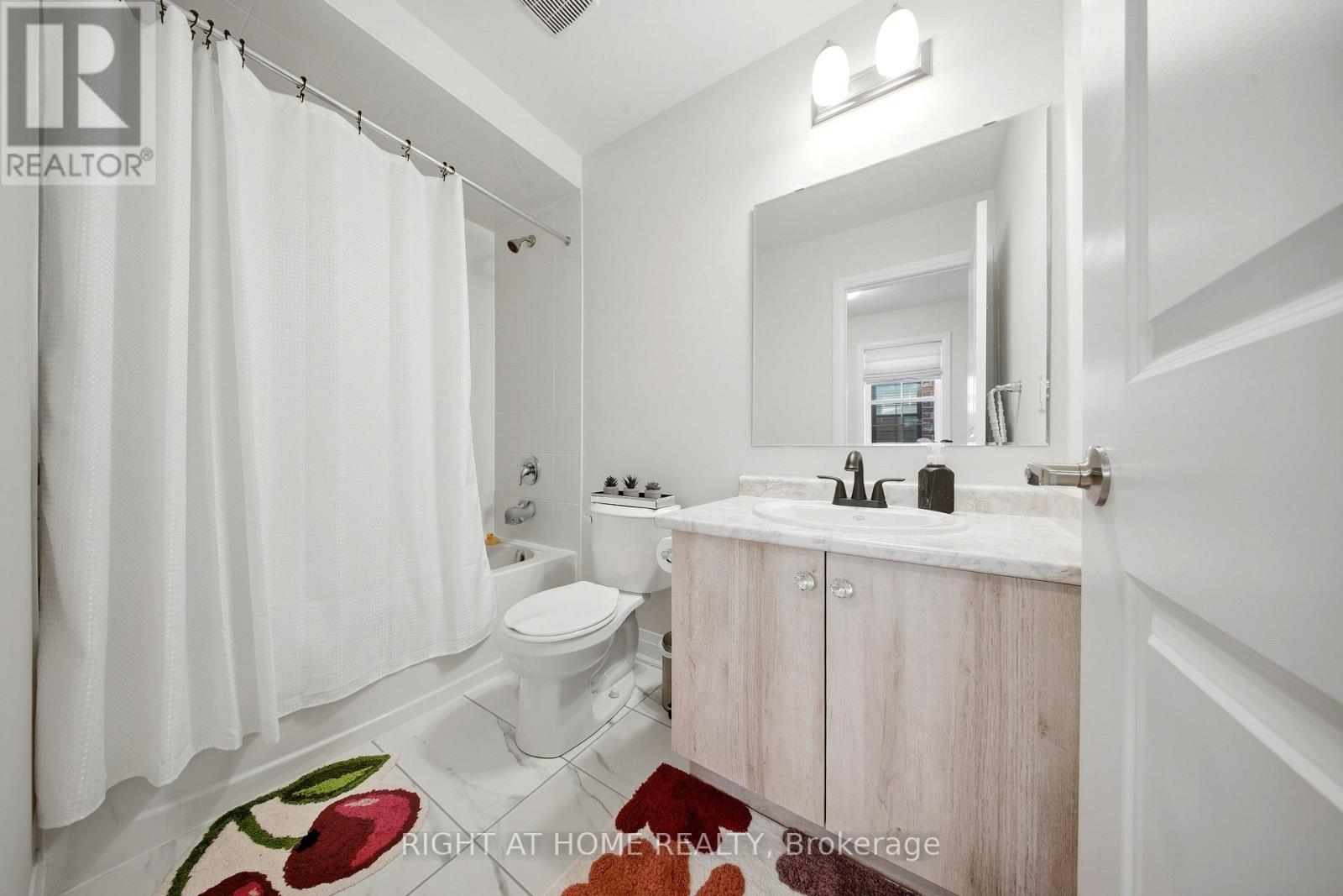 9809 KEELE STREET - 34