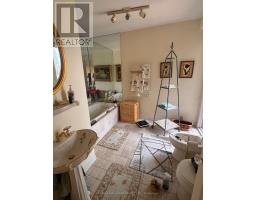 133 Hampton Avenue, Toronto, ON M4K2Z2 Photo 11