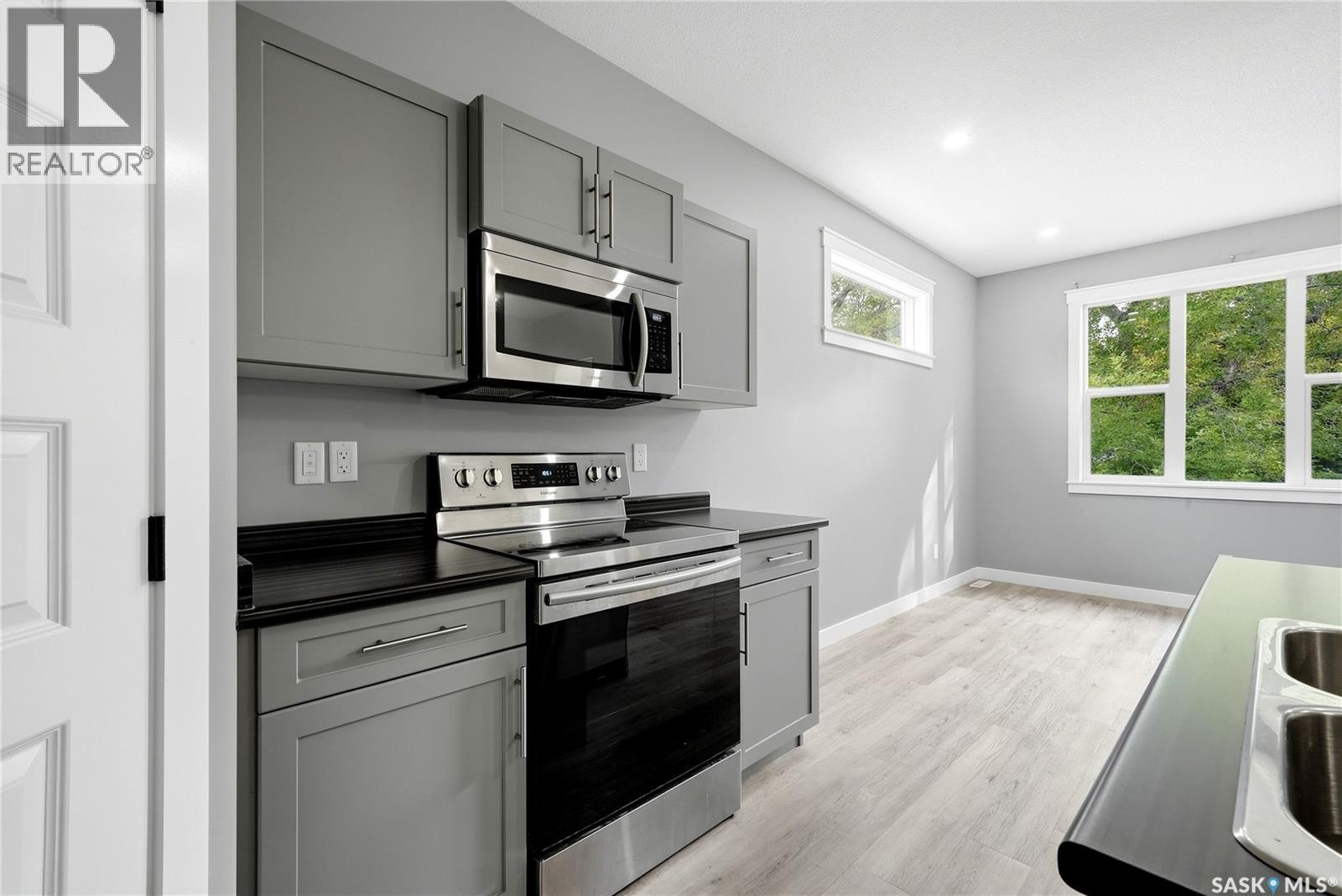 2744 MacKay STREET, Regina — photo 12