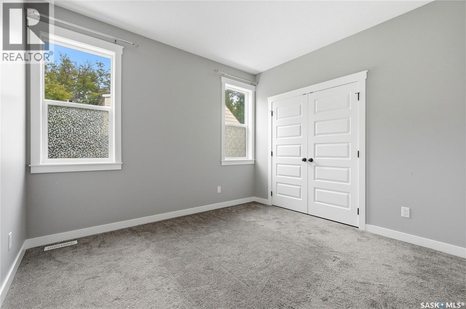 2744 MacKay STREET - 15