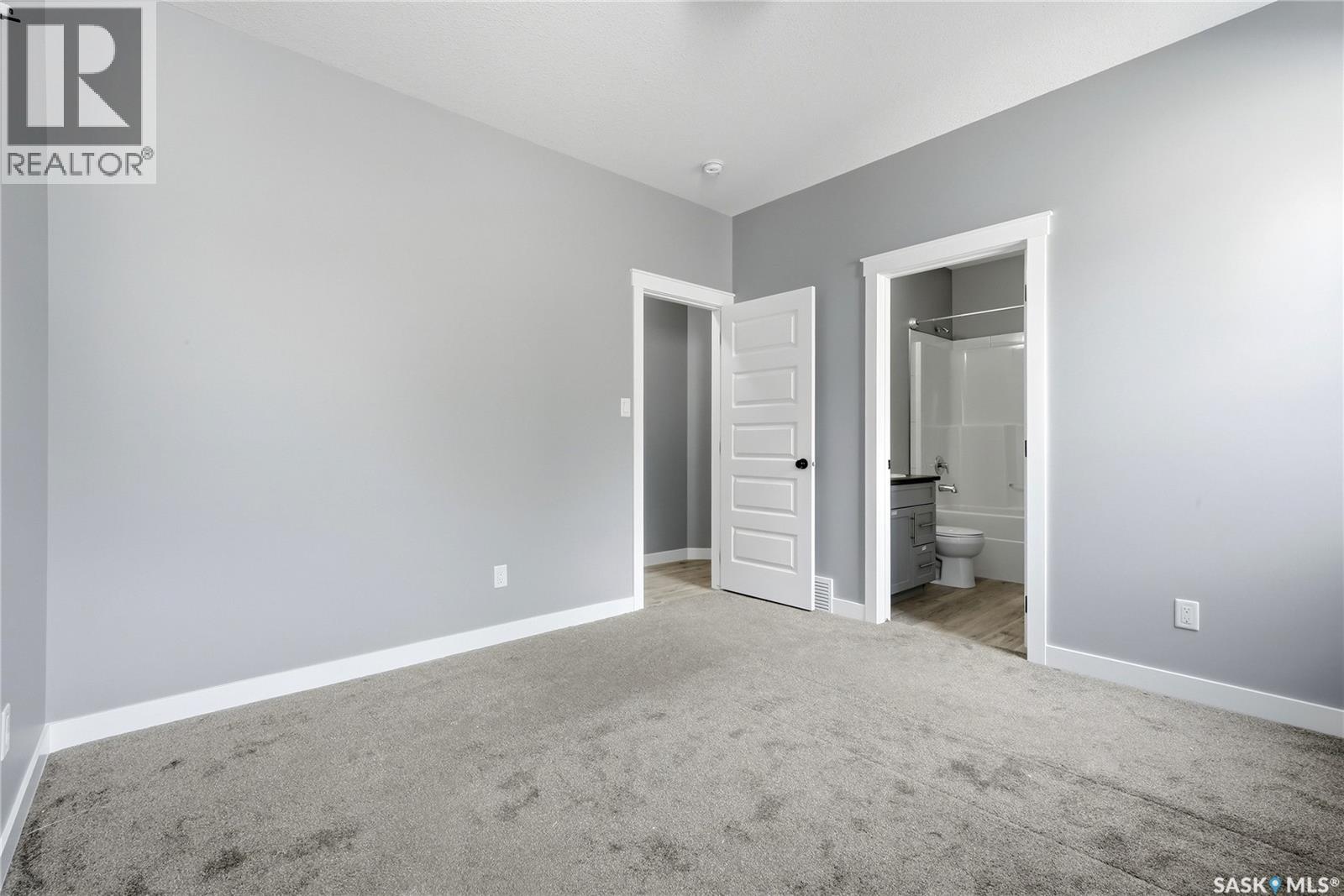 2744 MacKay STREET - 16