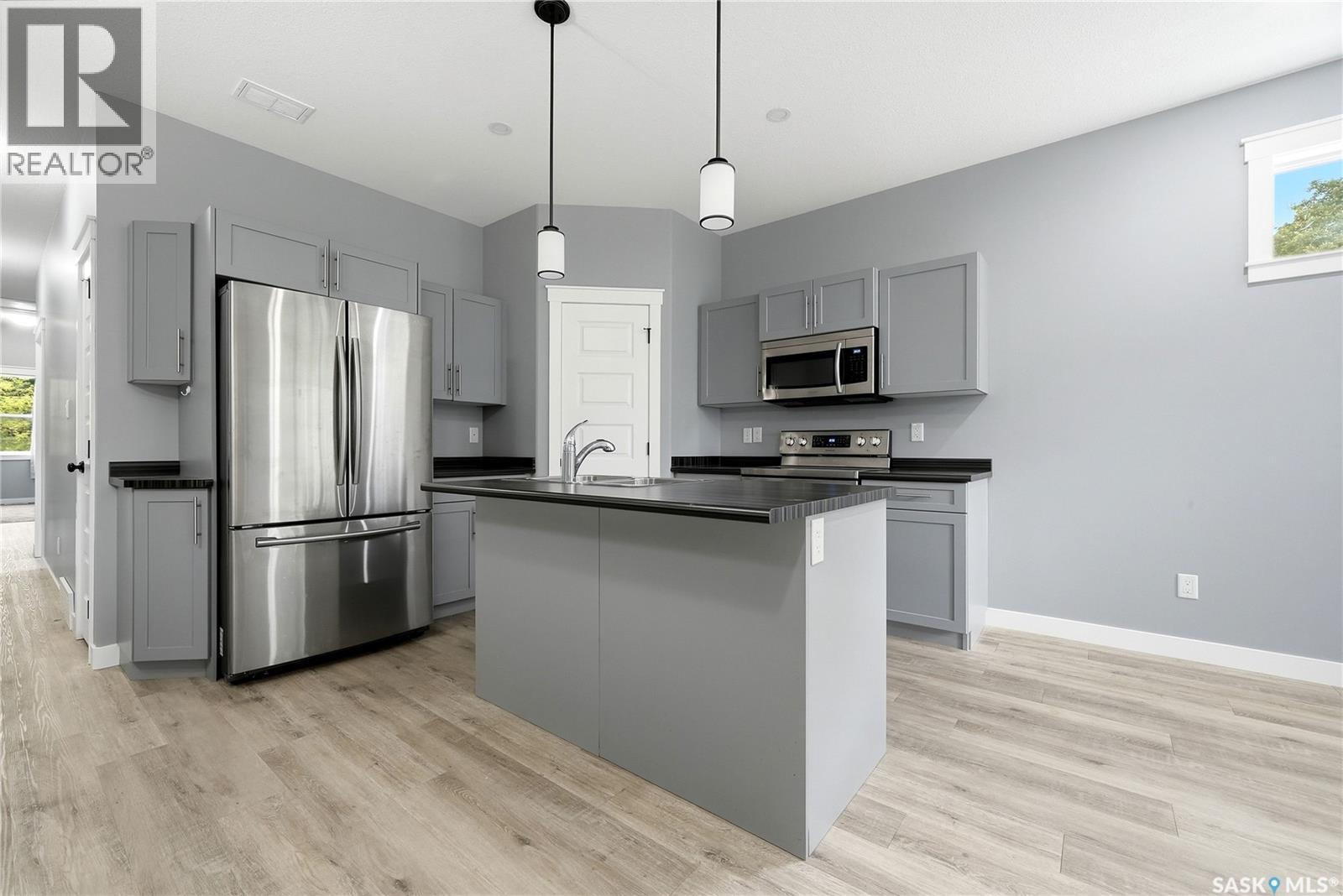 2744 MacKay STREET, Regina — photo 9