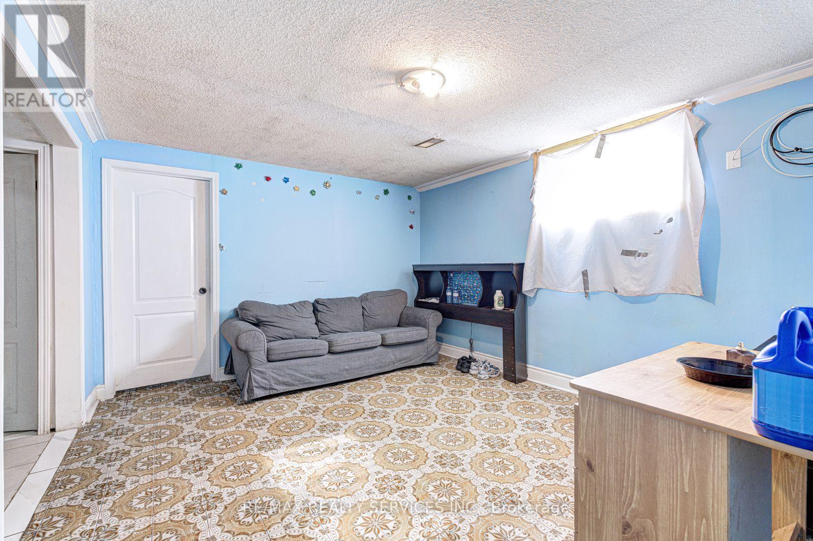 7558 ROCKHILL ROAD - 29