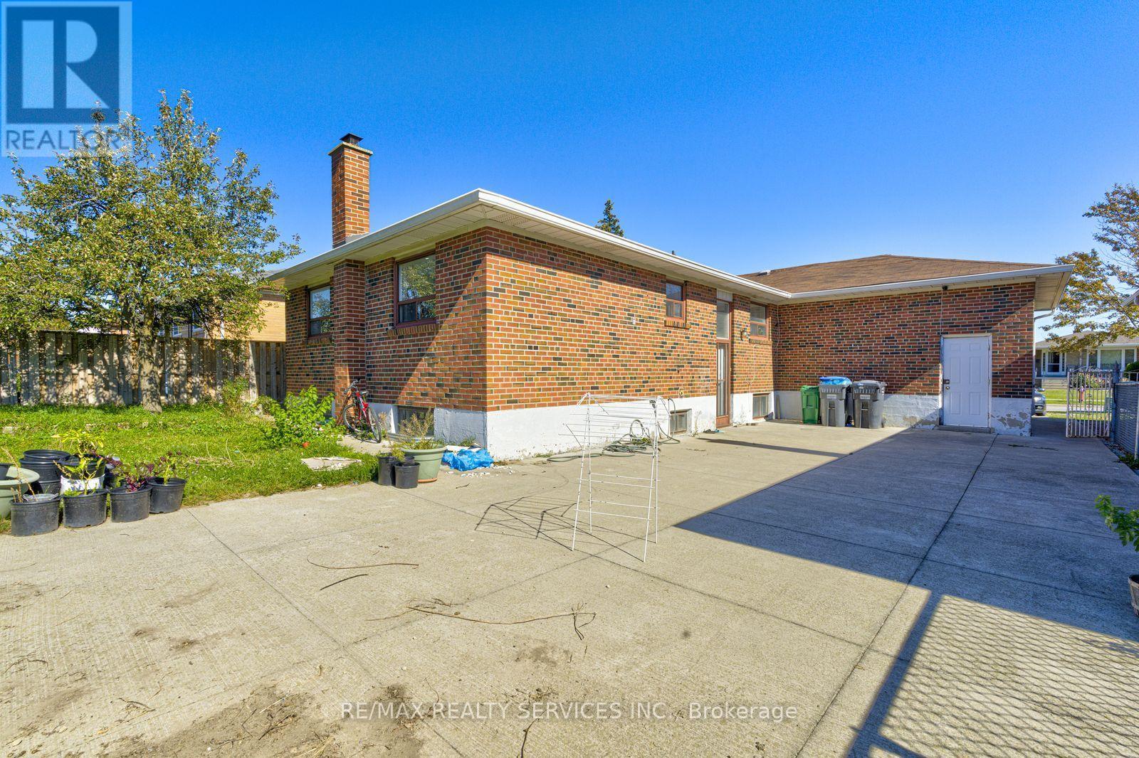 7558 ROCKHILL ROAD - 34