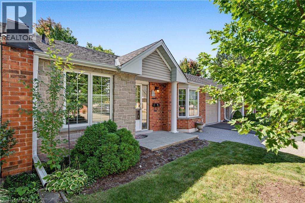 #4 173 WILSON Street West, Ancaster, Ontario, L9G1N4, Ancaster, Ontario — photo 3 of 5