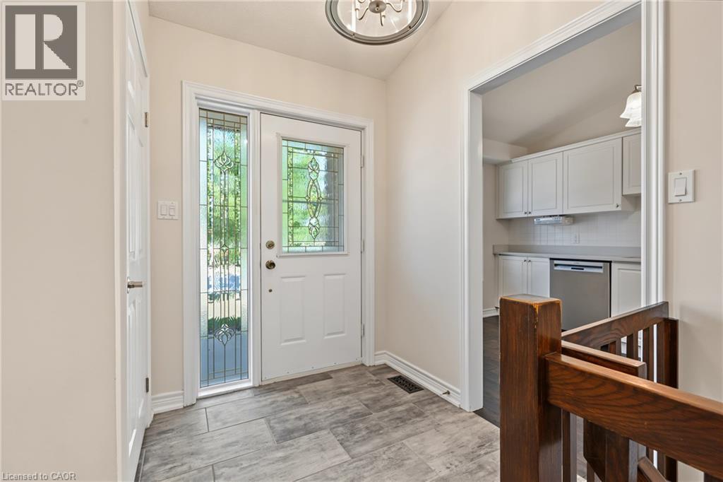#4 173 WILSON Street West, Ancaster, Ontario, L9G1N4, Ancaster, Ontario — photo 4 of 5