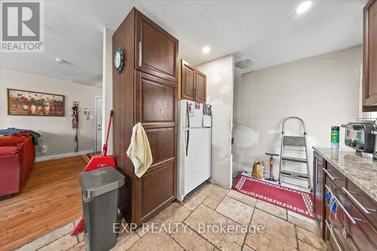 2670 STONE CRESCENT N - Image 11