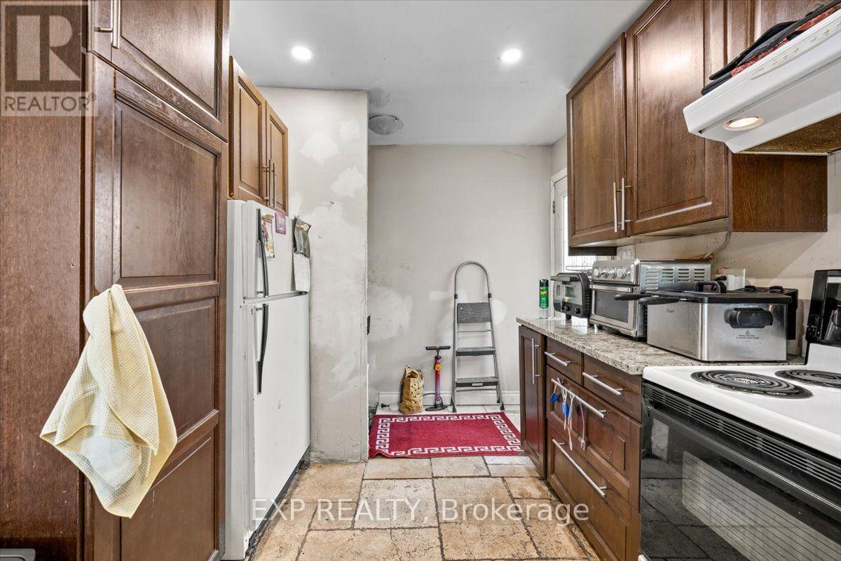 2670 STONE CRESCENT N - 12