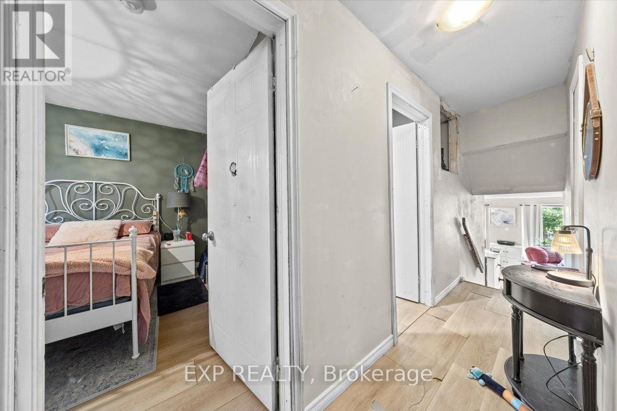 2670 STONE CRESCENT N - Image 20