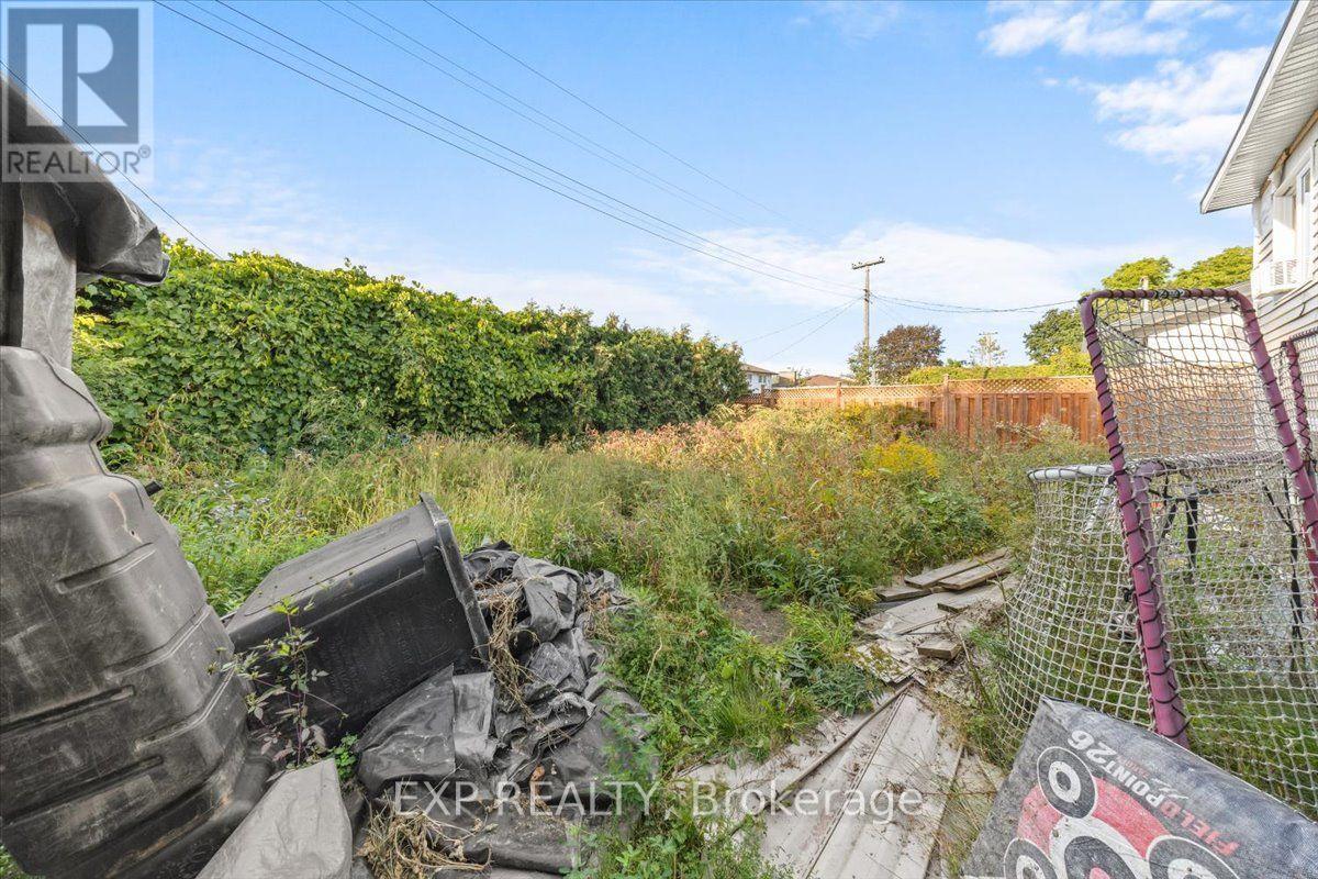 2670 STONE CRESCENT N - Image 28