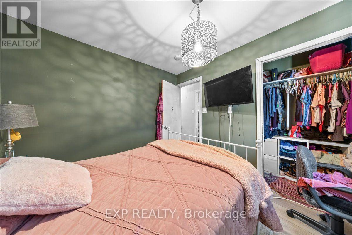 2670 STONE CRESCENT N - 19