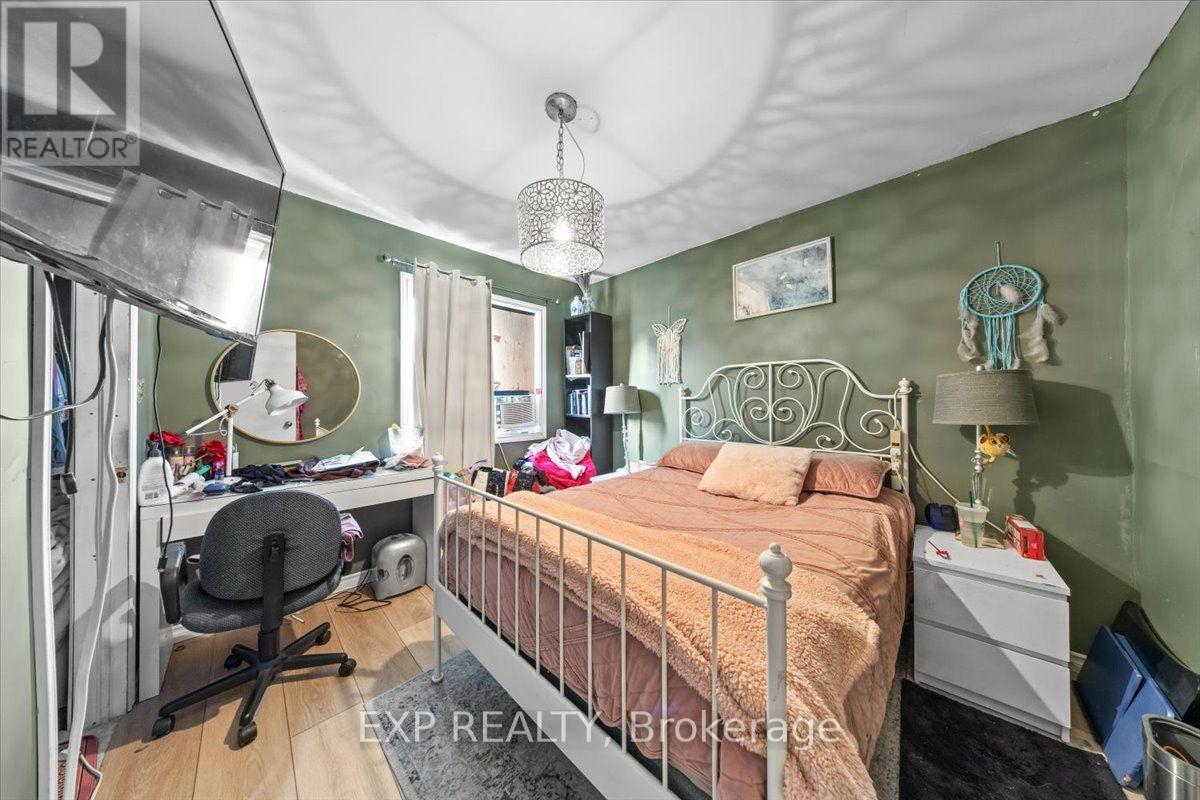 2670 STONE CRESCENT N - 18