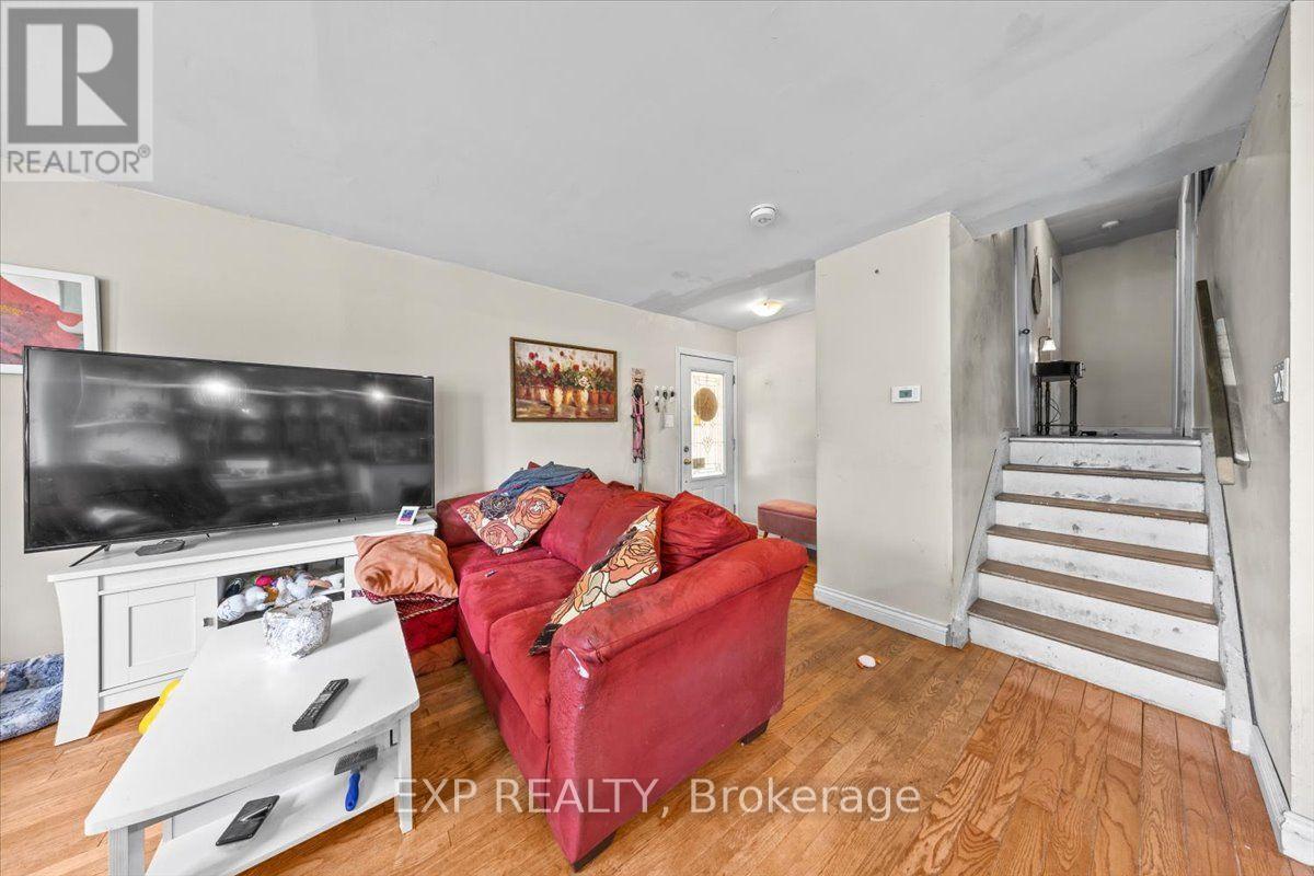 2670 STONE CRESCENT N - 4