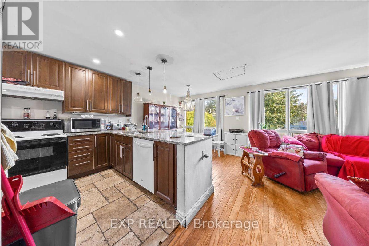 2670 STONE CRESCENT N - 8