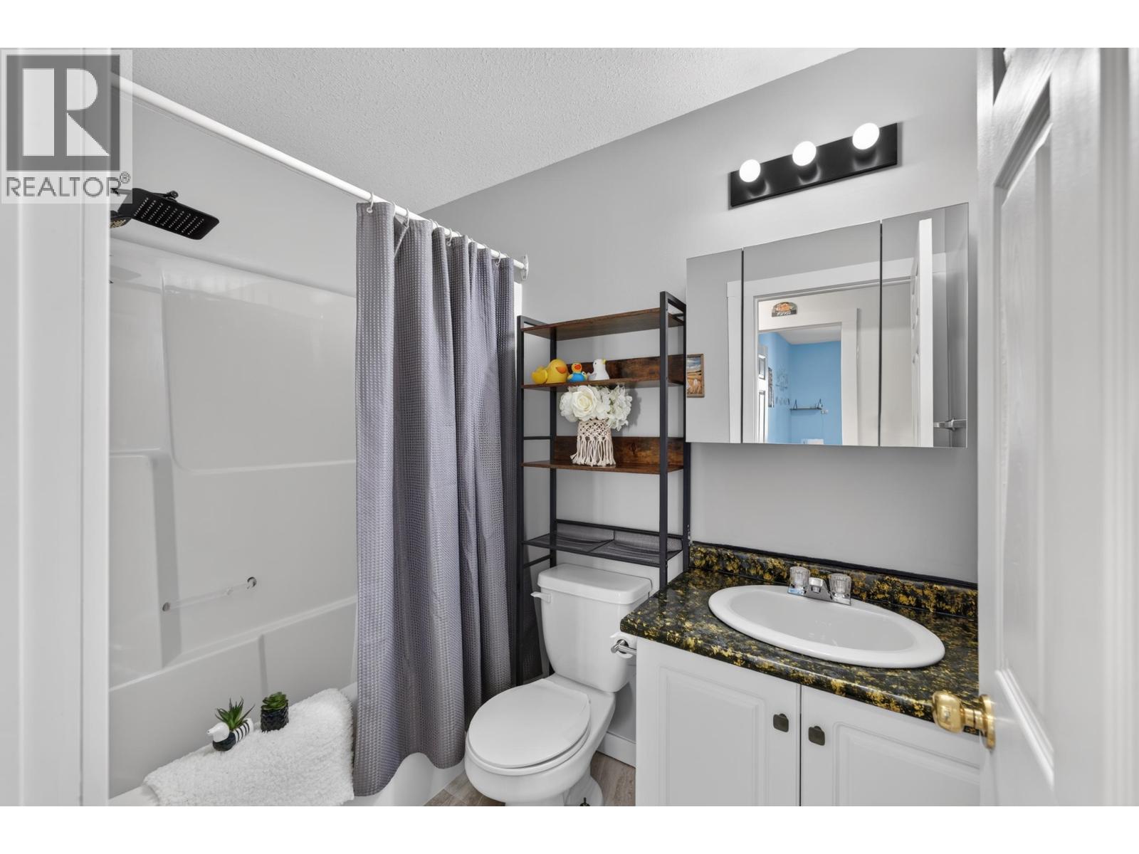 8516 86 STREET - 20
