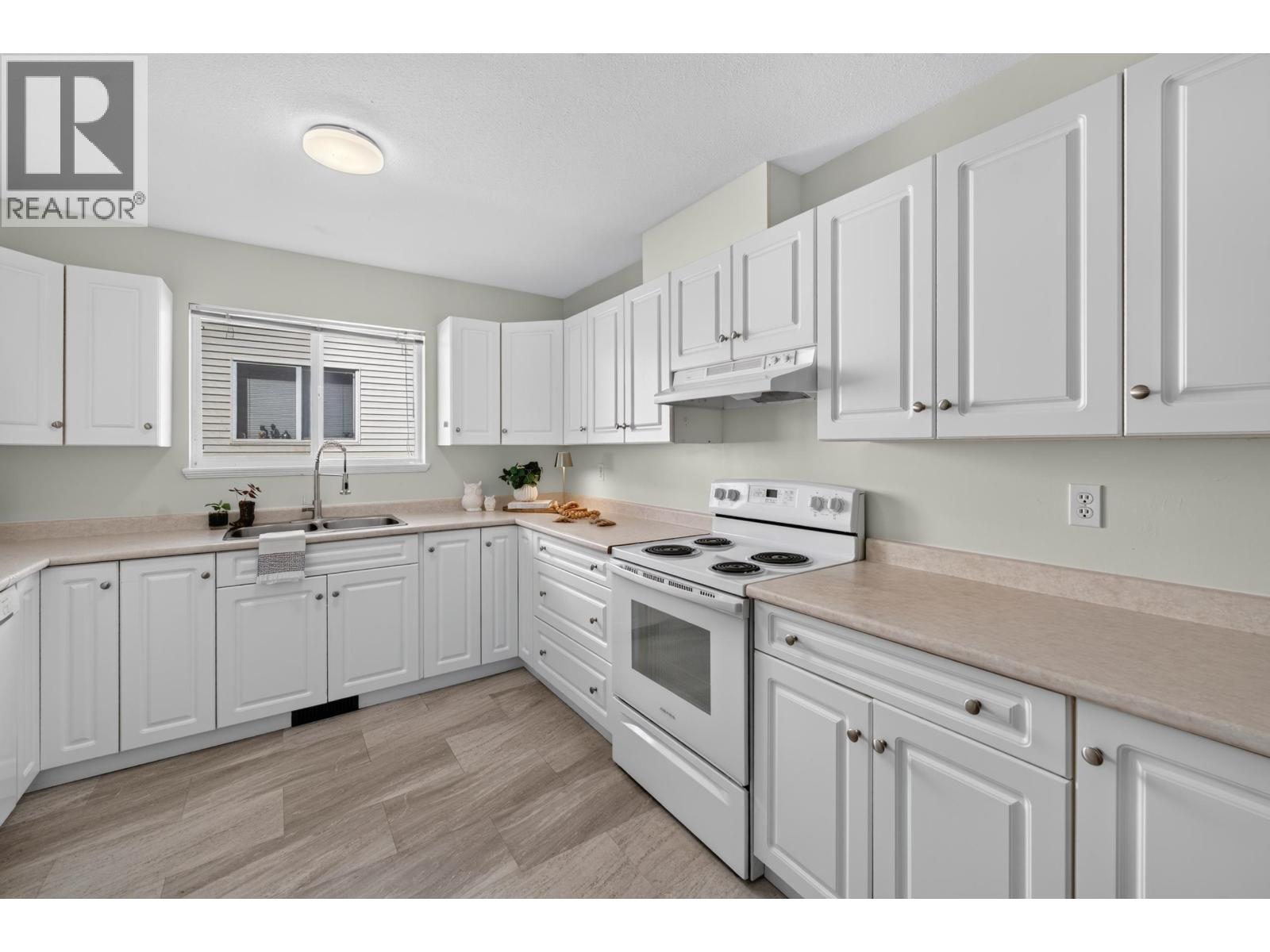 8516 86 STREET - Image 4