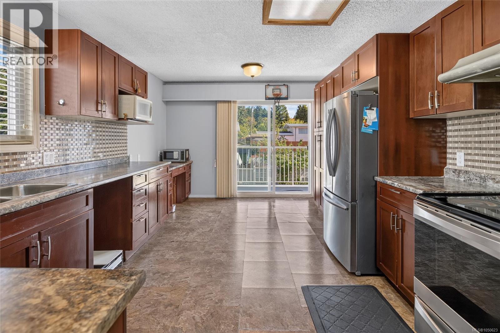3121 11th Ave - 10