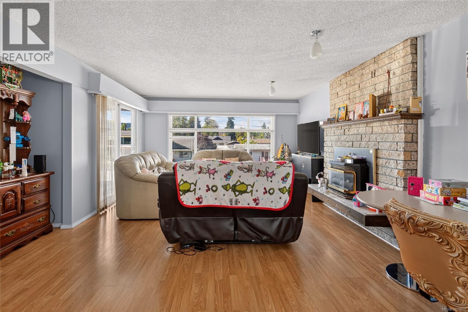3121 11th Ave - 4