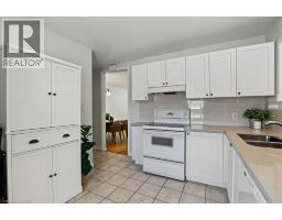 Living room - 15 Carwyn Crescent, Hamilton, ON L8S3H3 Photo 13