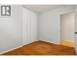4pc Bathroom - 15 Carwyn Crescent, Hamilton, ON L8S3H3 Photo 18