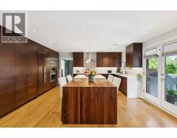 5pc Bathroom - 88 Massey Place Sw, Calgary, AB T2V2G8 Photo 10