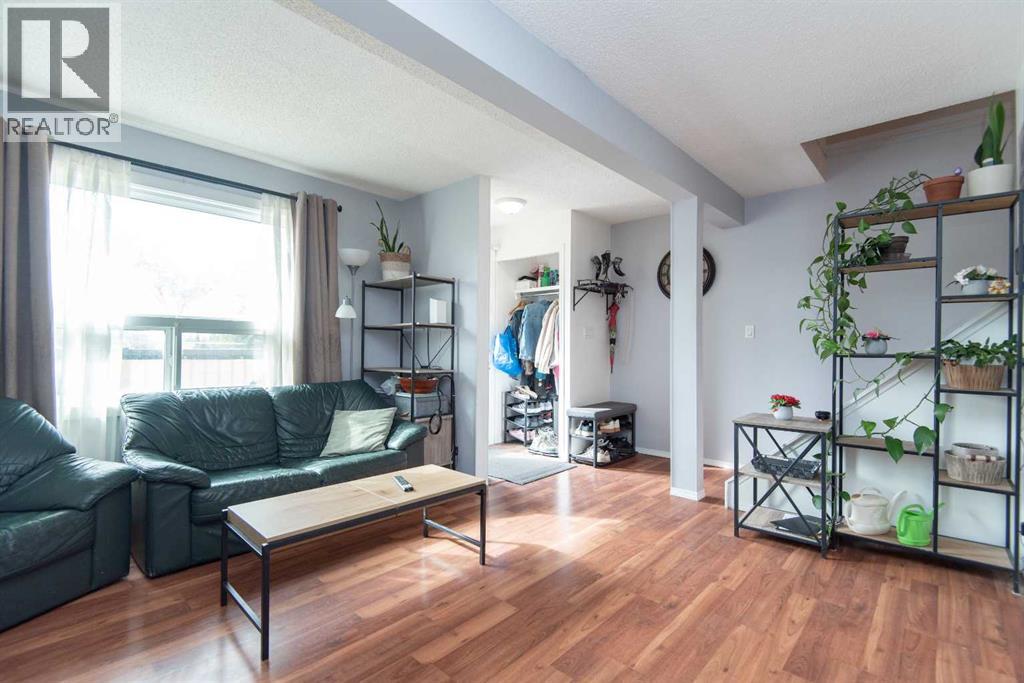 Listing photo – 5716 71 Street, Red Deer