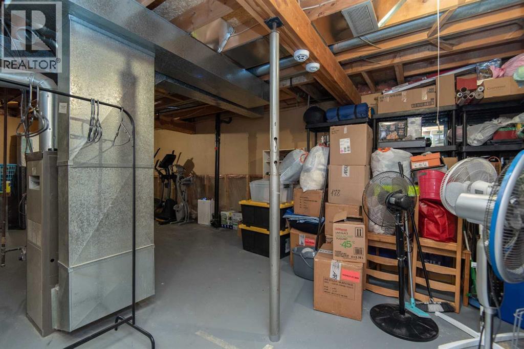 Listing photo – 5716 71 Street, Red Deer