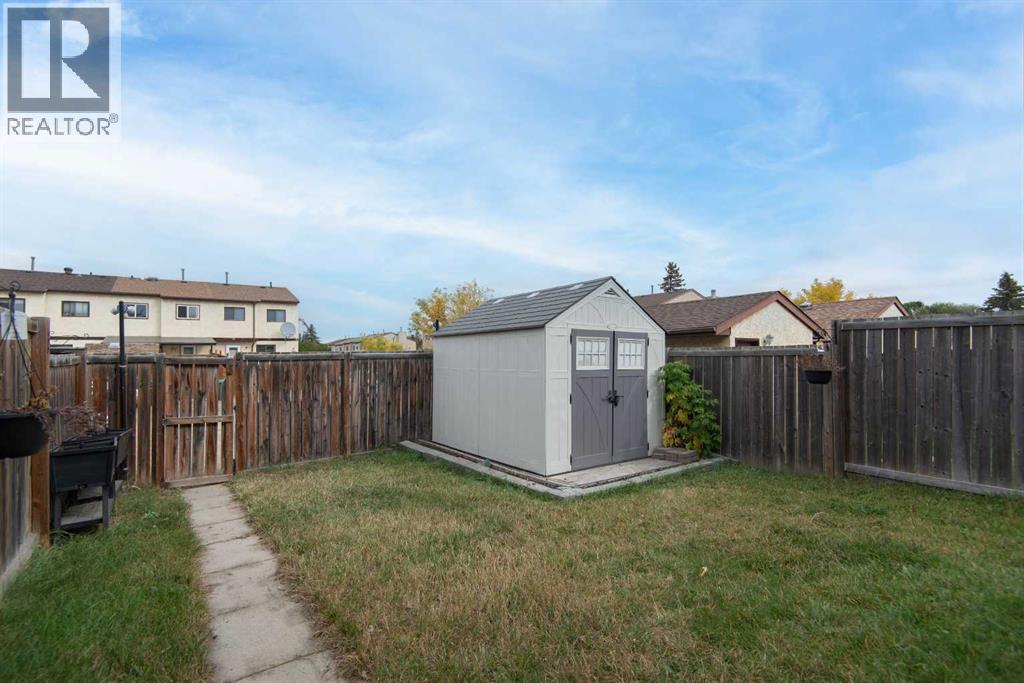 Listing photo – 5716 71 Street, Red Deer