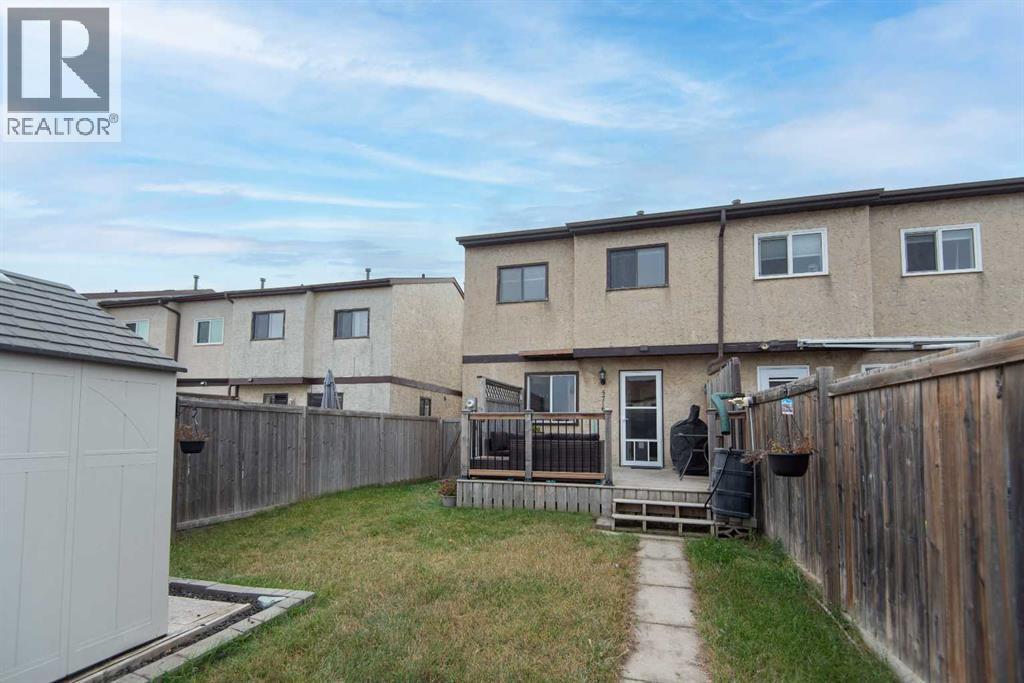 Listing photo – 5716 71 Street, Red Deer