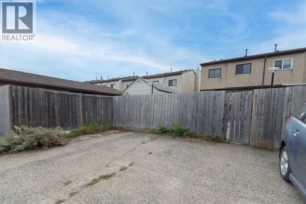 Listing photo – 5716 71 Street, Red Deer