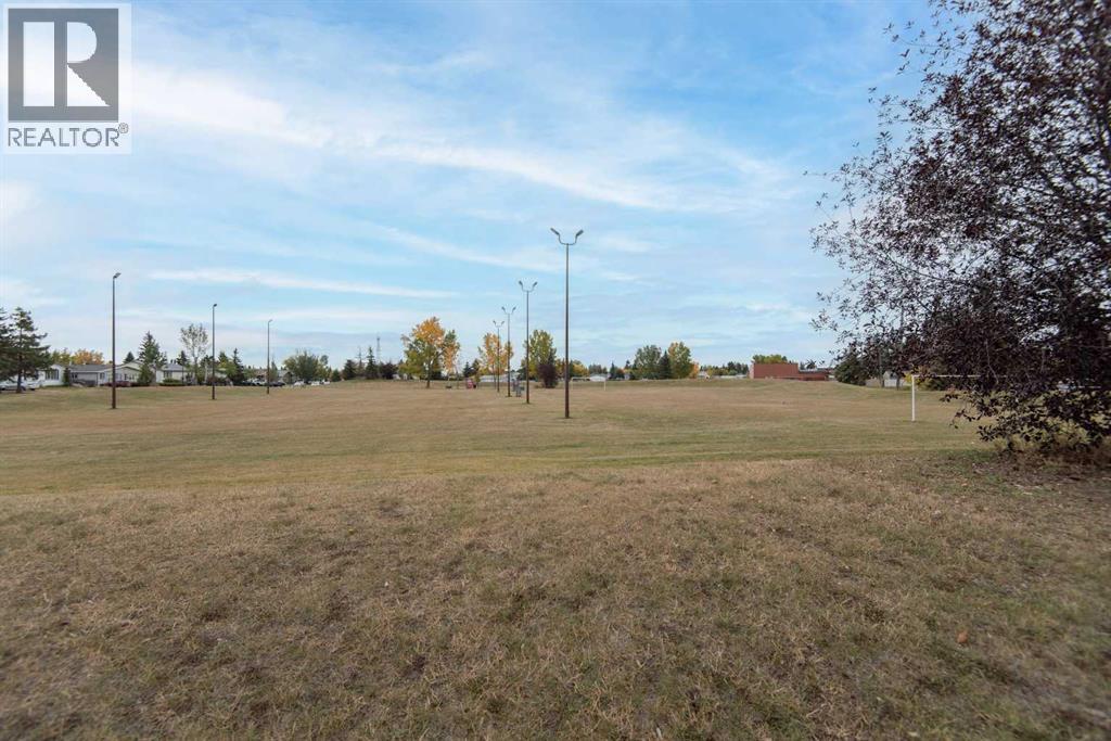 Listing photo – 5716 71 Street, Red Deer
