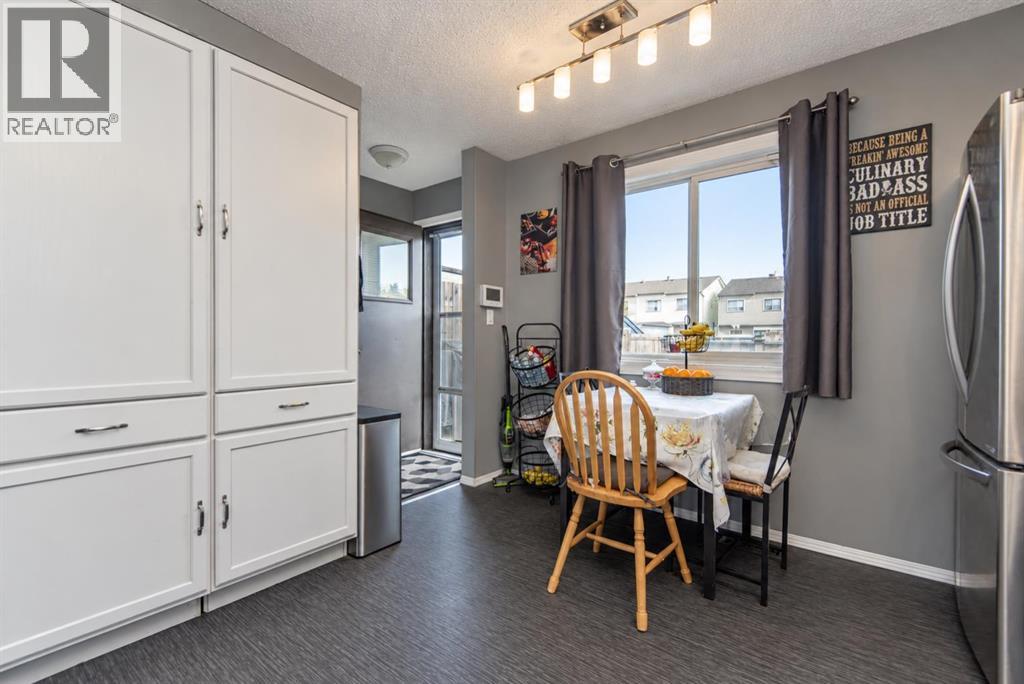 Listing photo – 5716 71 Street, Red Deer