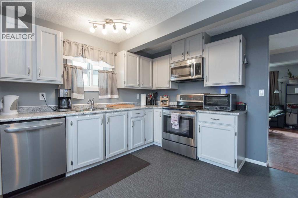 Listing photo – 5716 71 Street, Red Deer
