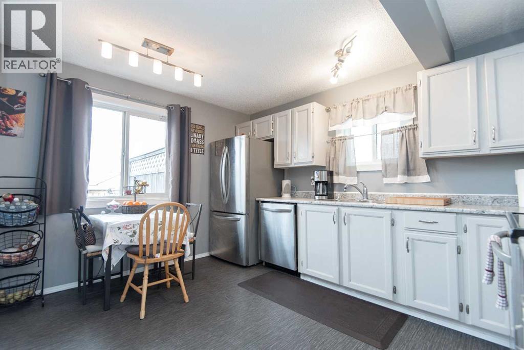 Listing photo – 5716 71 Street, Red Deer